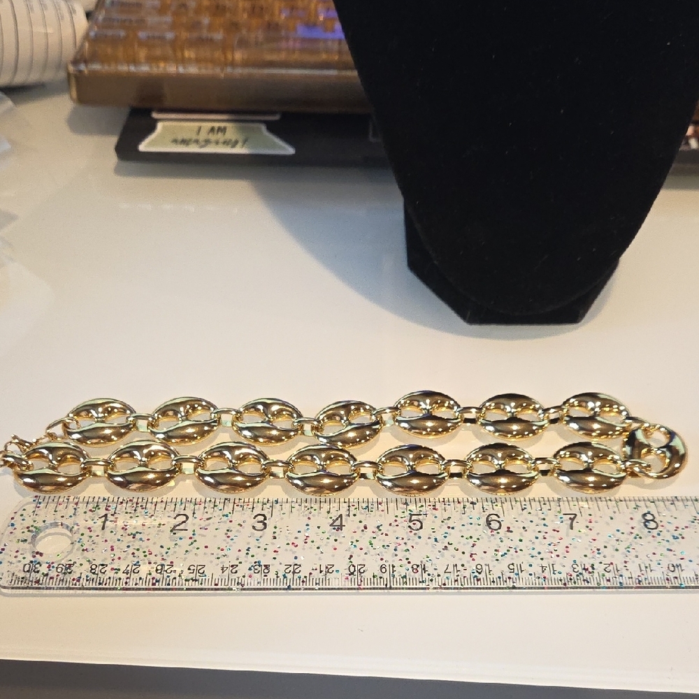Bodaciously Beautiful Gucci Puff Gold Chain Necklace - Picture 3 of 3